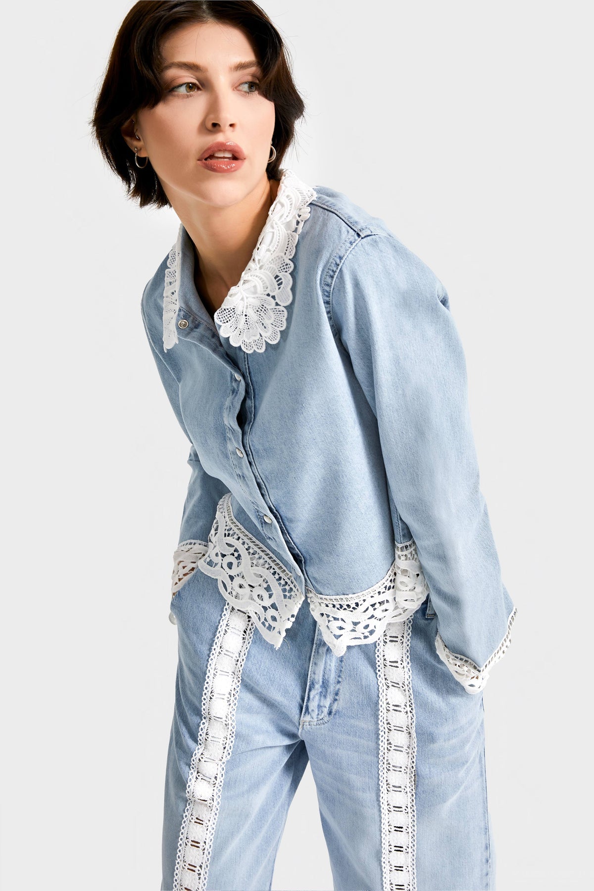 SKY LACE DENIM JACKET/BLOUSE