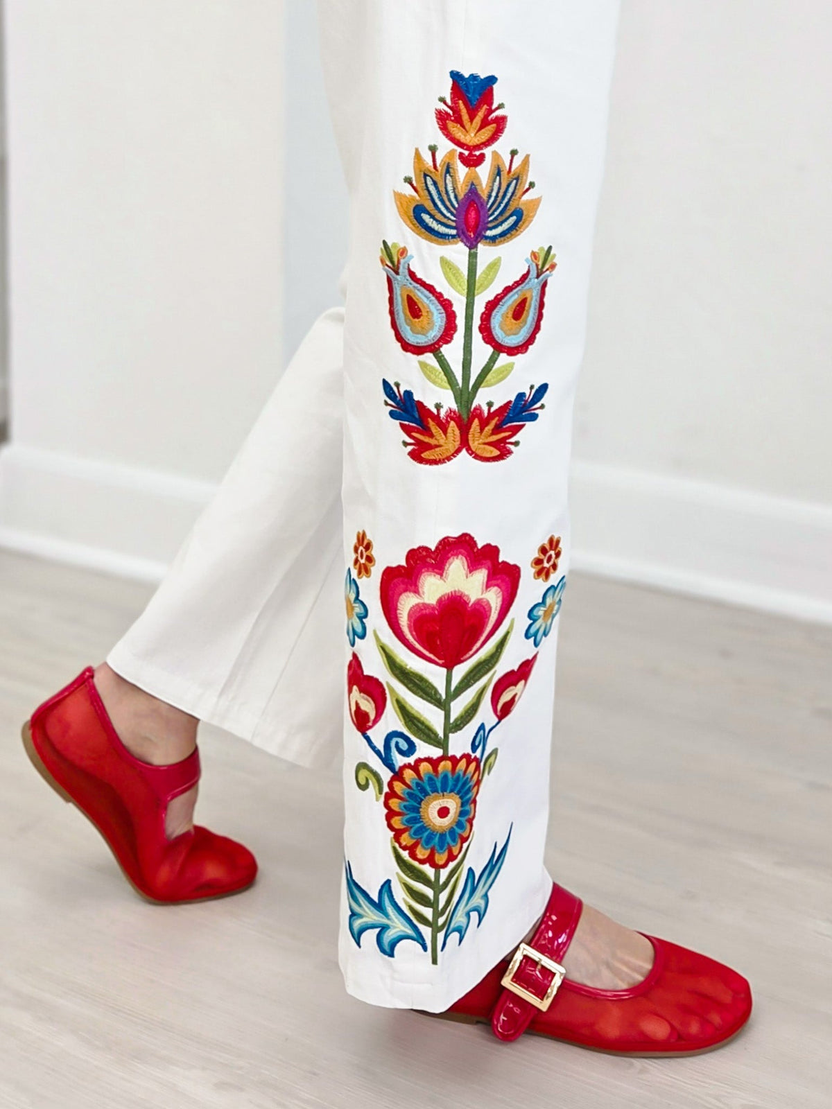 BORDADO DESIGN WHITE JEANS