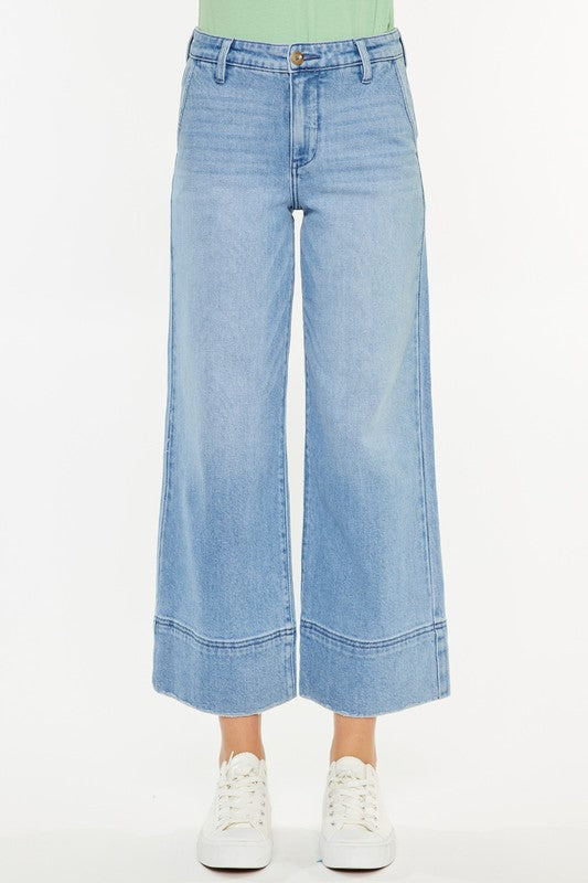ELEGANT AND CLASSY JEANS