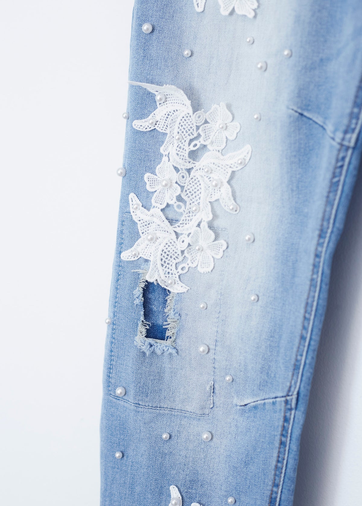 PEARL EMBROIDERED JEAN