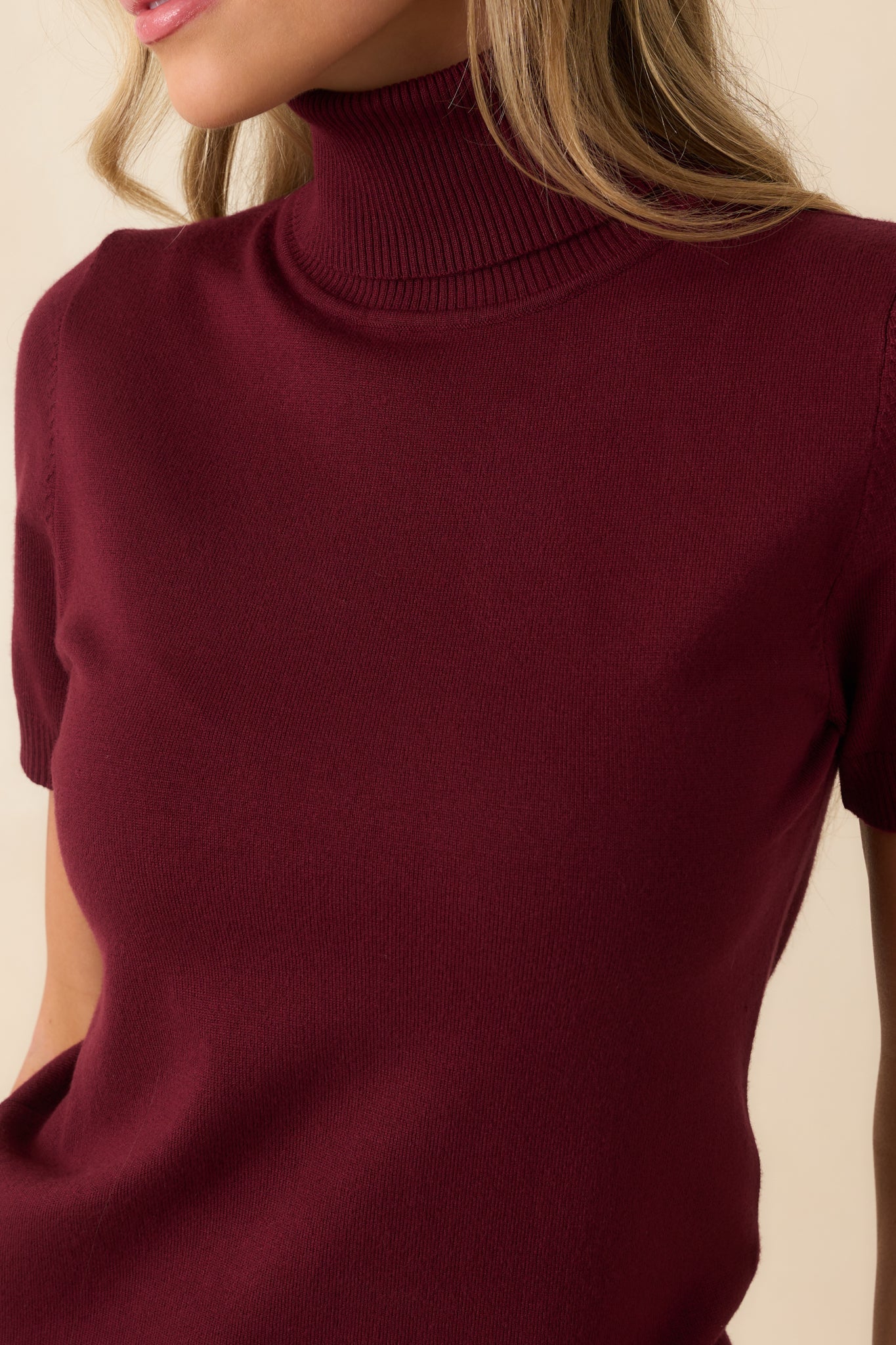 BURGUNDY SWEATER TOP