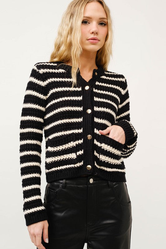 BLACK AND CREAM BUTTON CARDIGAN