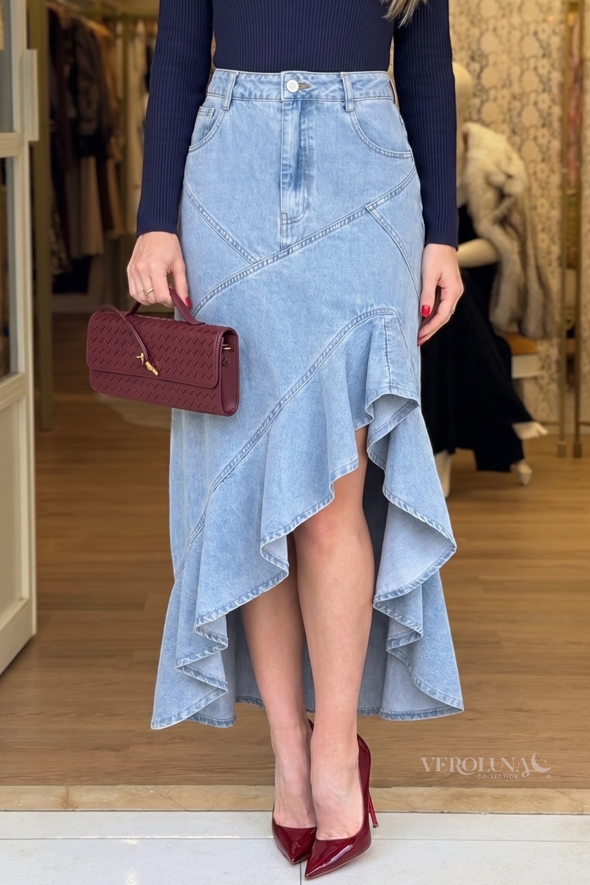 THE ELEGANT SKIRT