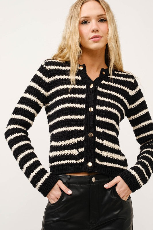 BLACK AND CREAM BUTTON CARDIGAN