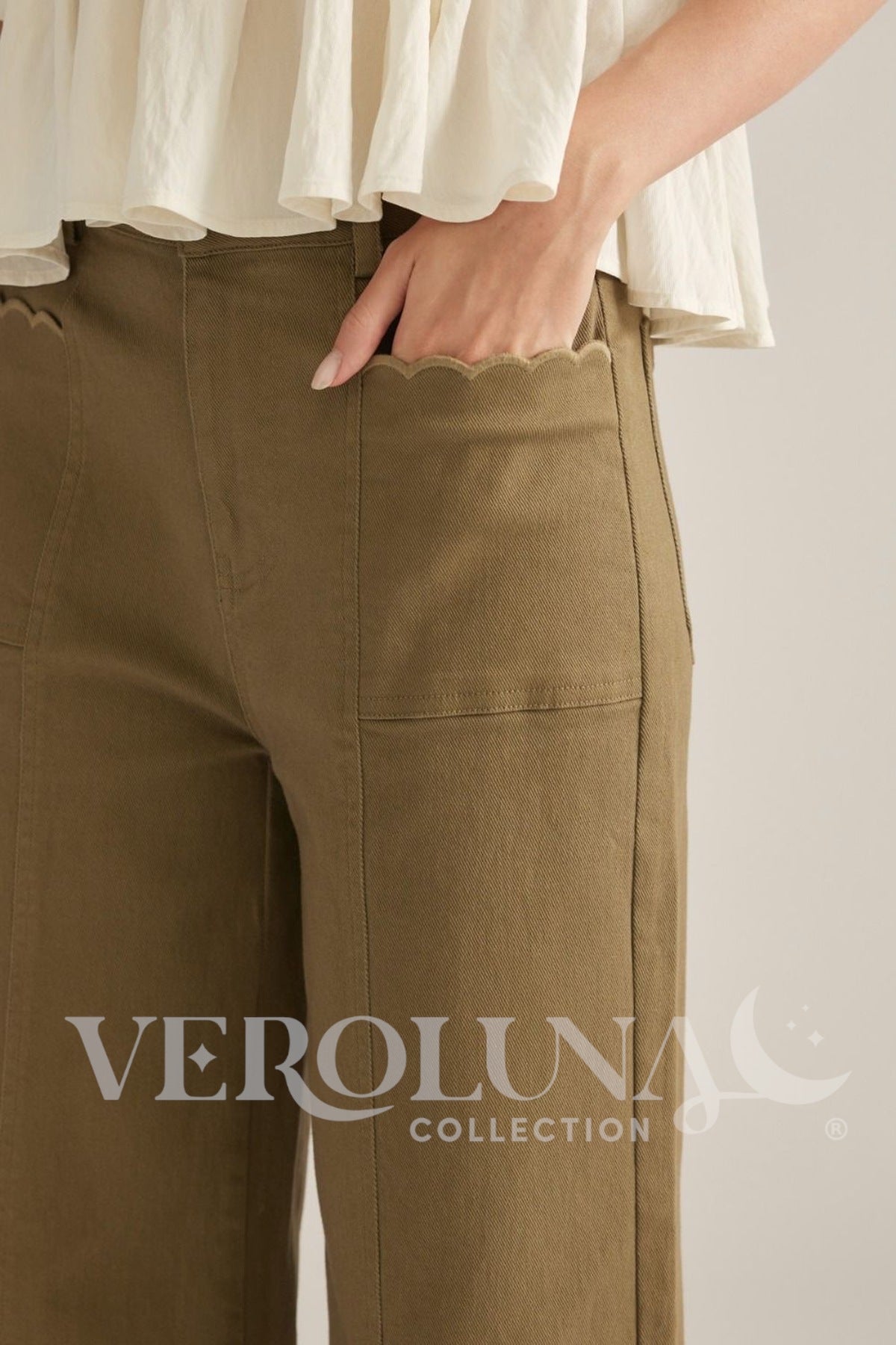 OLIVE SCALLOP POCKET PANTS