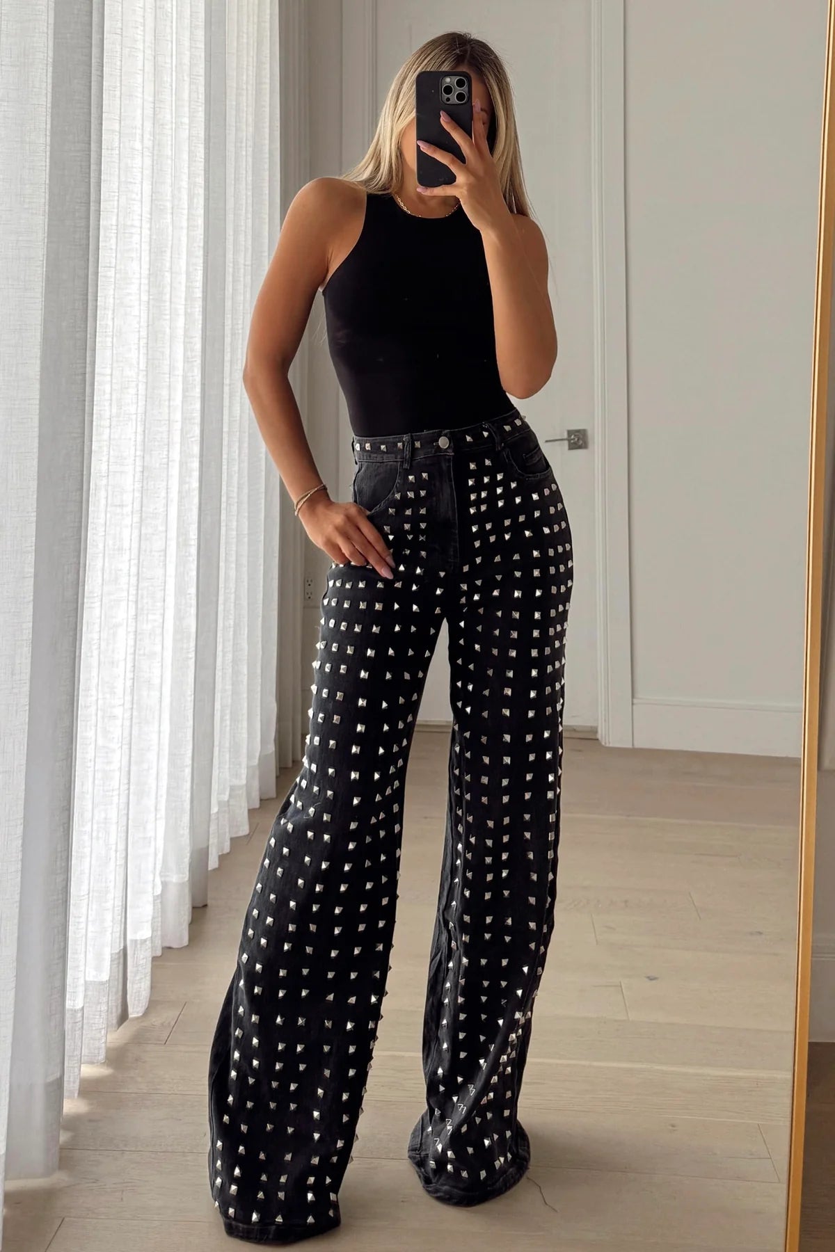 BLACK STUDDED JEANS