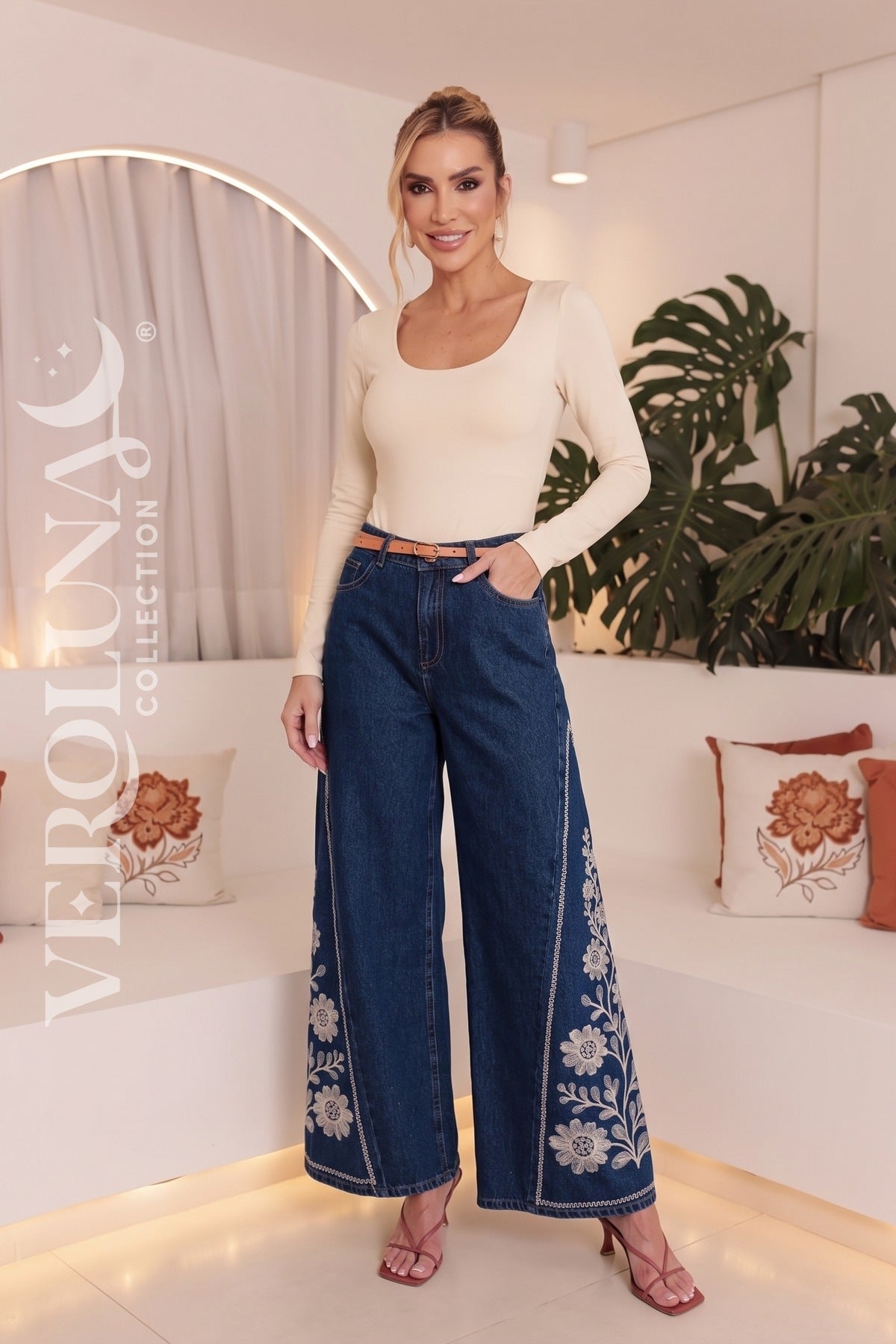 NAVY EMBROIDERED WIDE LEG JEANS