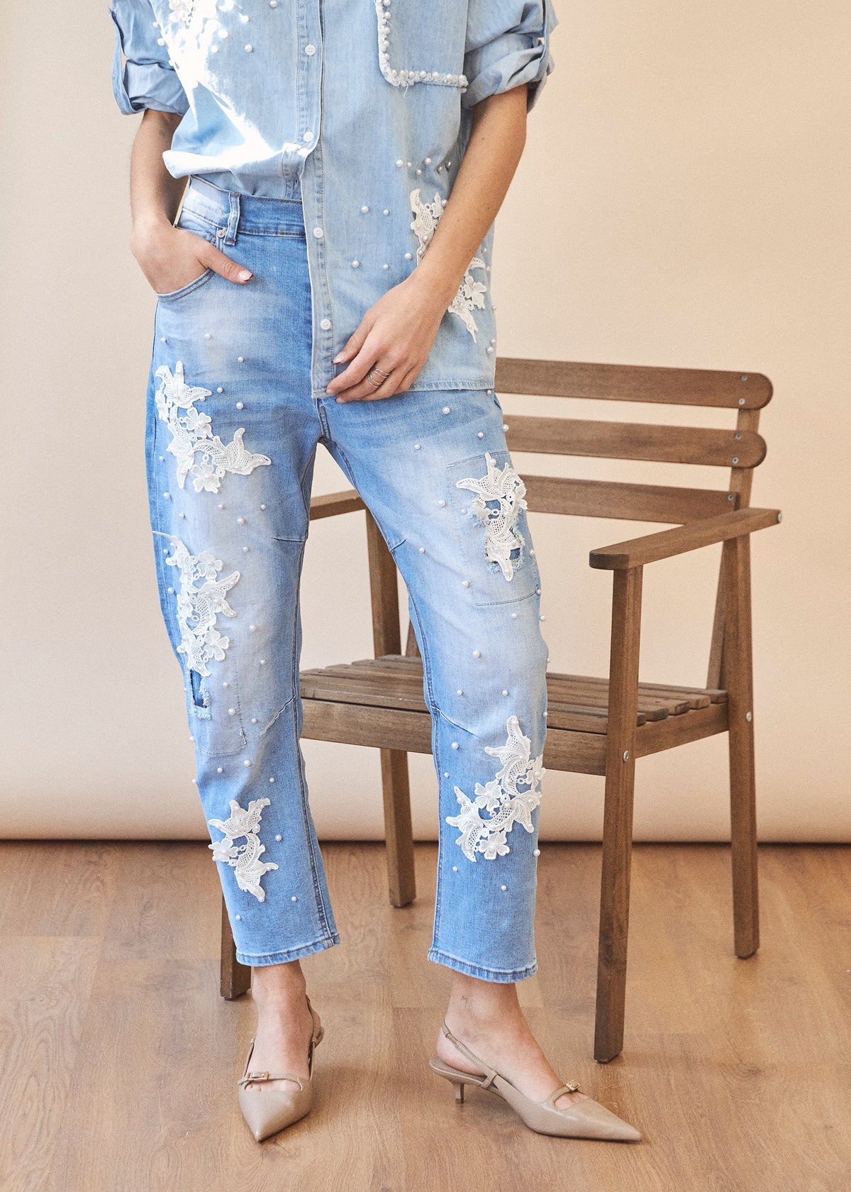 PEARL EMBROIDERED JEAN