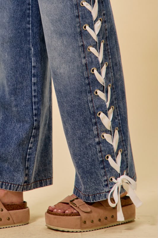 WHITE LACE-UP SIDE WIDE LEG JEANS